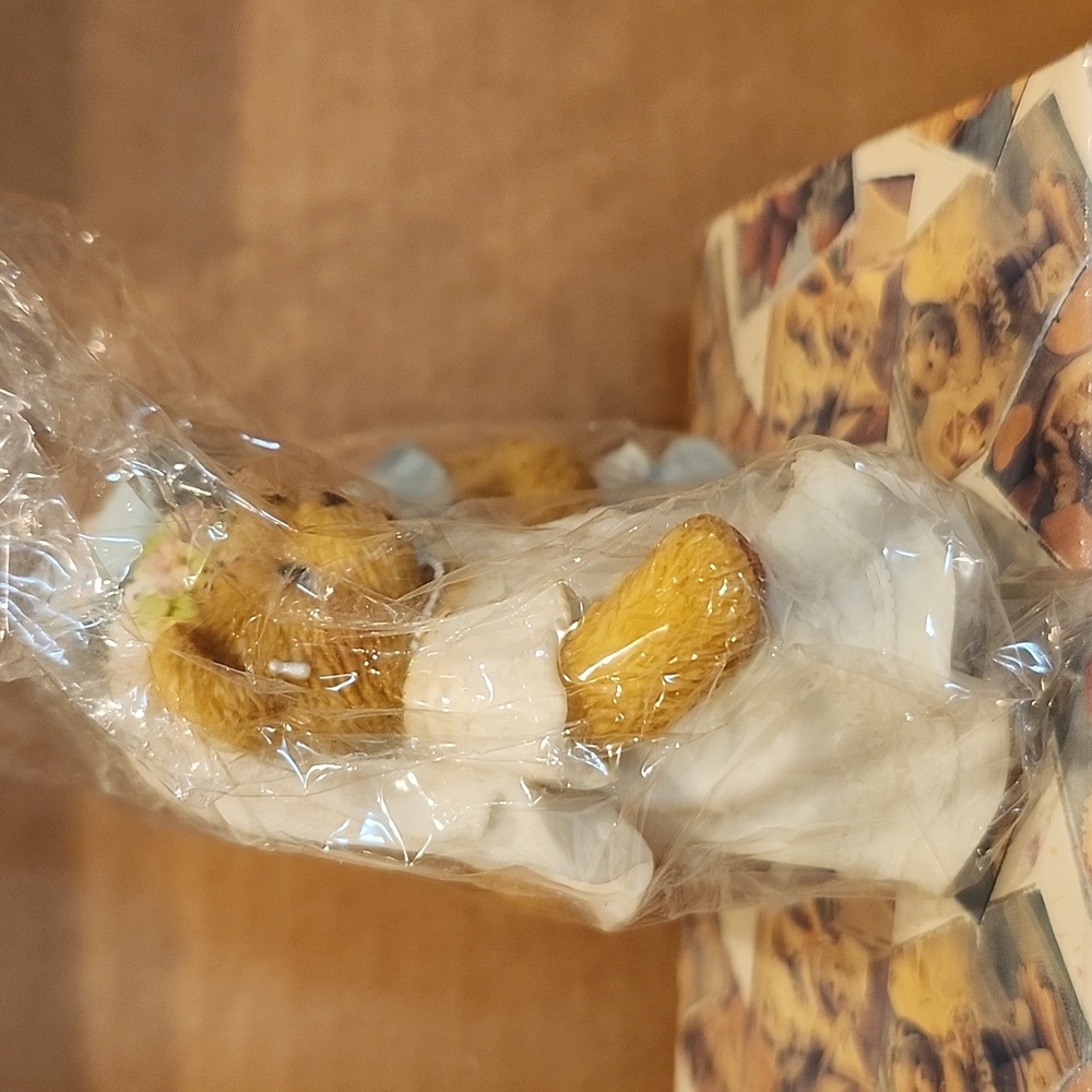 Cherished Teddies Figurine with Floral Hats - Picture 5 of 8